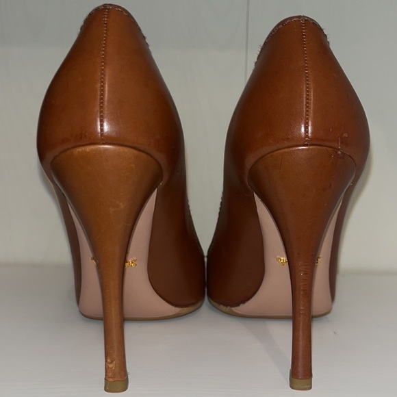 PRADA classic almond toe 4” heel medium saddle/camel brown 35.5 - Picture 3 of 10